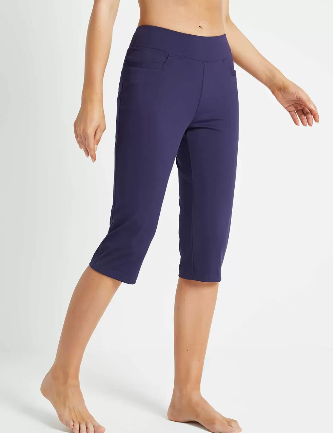 New Flyleaf Lightweight Capris Women Knee-Length